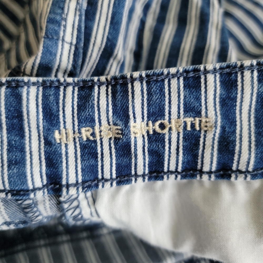 American Eagle Hi Rise Shortie - Picture 6 of 8